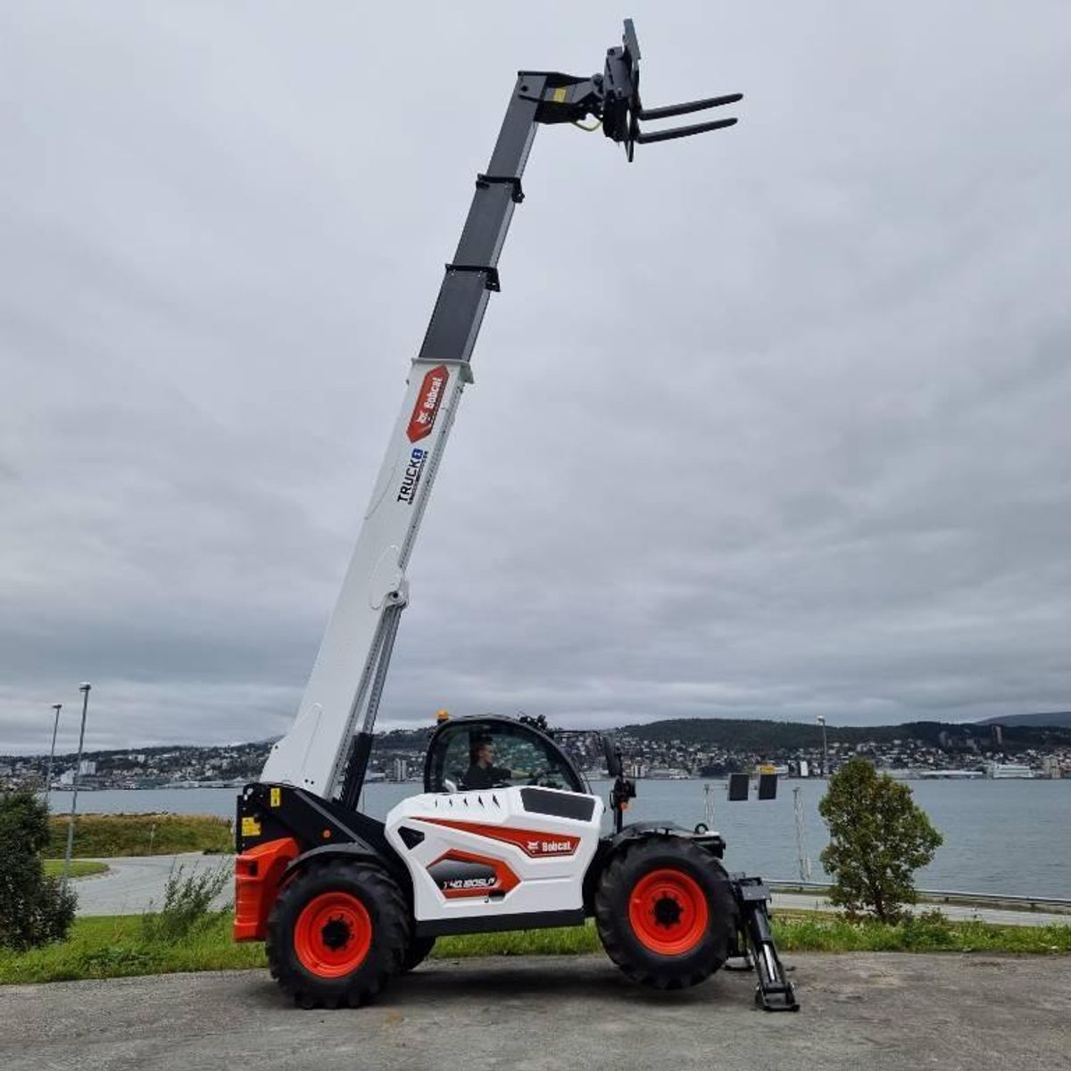 Utleie - Bobcat T40.180SLP Teleskoptruck